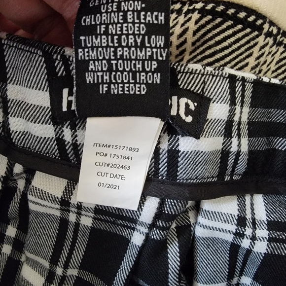 HOT TOPIC Women's Black/White Plaid Pleated amin Skirt Sz MD Punk Anime Grunge - Picture 11 of 12